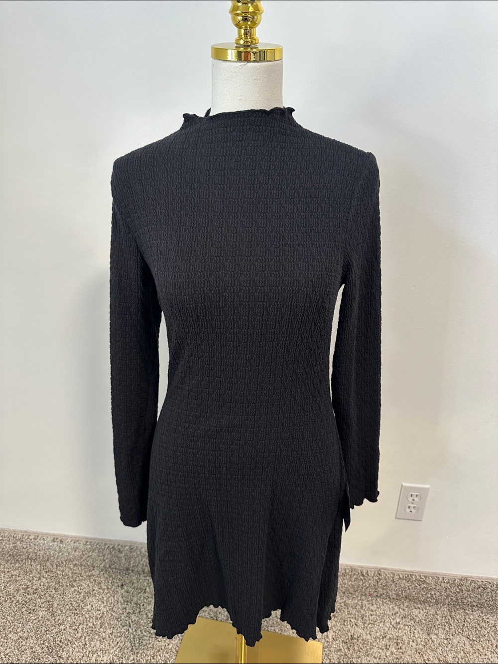 🌷 NWT Lulus Mock Neck Dress